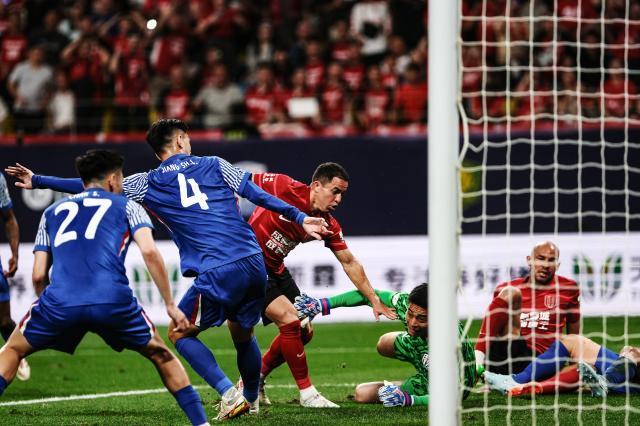 博鱼BOYU SPORTS-成都登顶低调面对 徐正源面对密集赛程早有应对