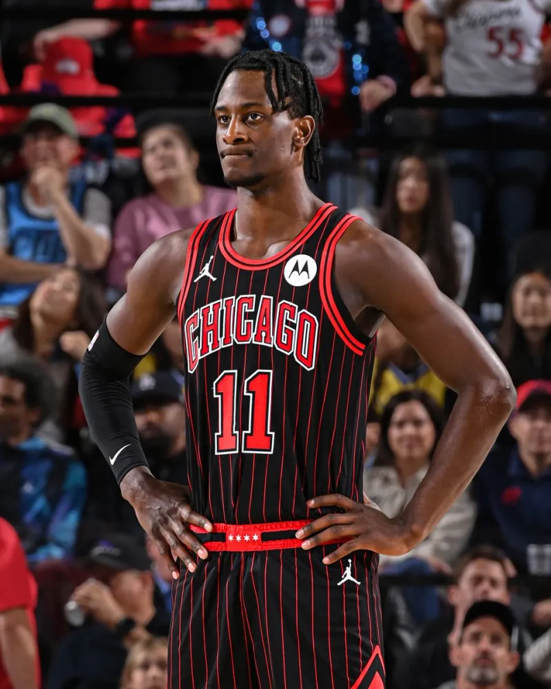 博鱼体育-伦纳德-米勒近三场对阵勇士湖人快船场均18.7+9.3+1.3抢断